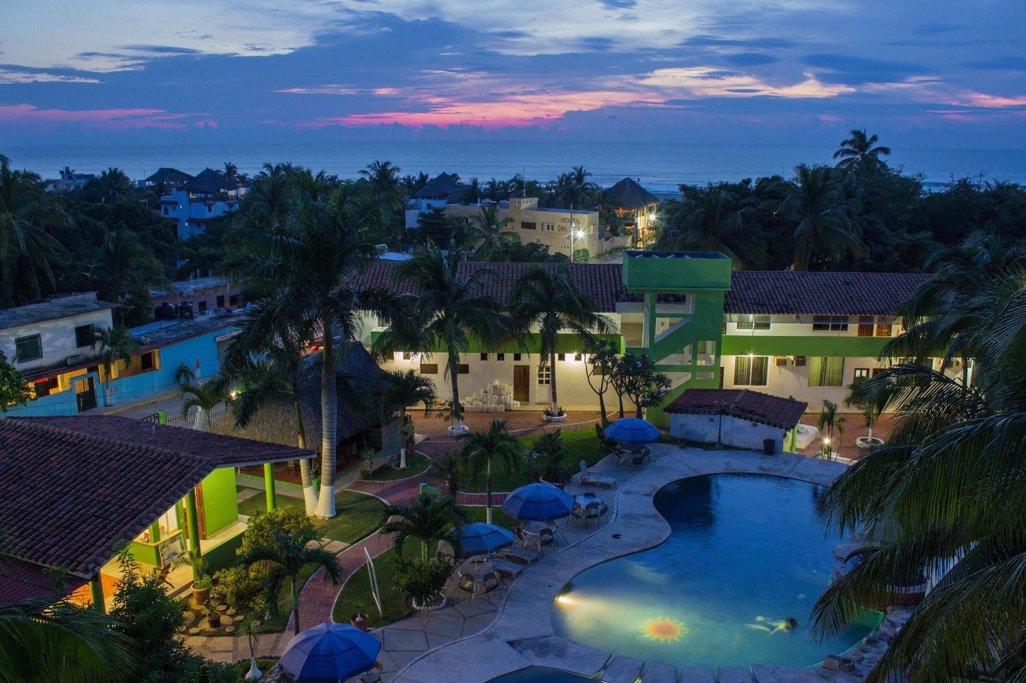 Hotel & Suites Punta Esmeralda Пуерто Ескондидо Екстериор снимка